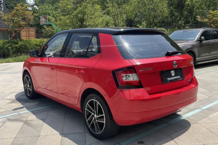 Used Skoda Fabia 2015 1.6L Automatic Sport Edition Exterior 3