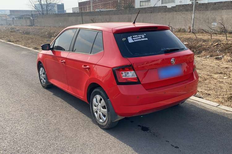 Used Skoda Fabia 2015 1.4L Automatic Front-Drive Model Exterior 4