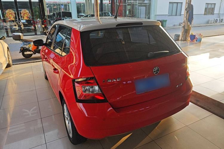 Used Skoda Fabia 2015 1.4L Automatic Chuanxing Edition Exterior 4