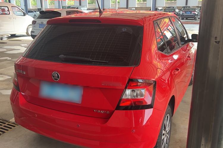 Used Skoda Fabia 2015 1.4L Automatic Front-Drive Model Exterior 4