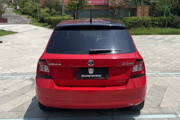 Used Skoda Fabia 2015 1.6L Automatic Sport Edition Exterior 4