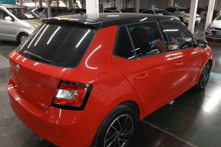 Used Skoda Fabia 2015 1.6L Automatic Sport Edition Exterior 5
