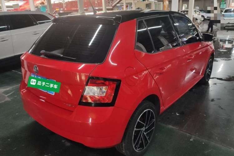 Used Skoda Fabia 2015 1.6L Automatic Sport Edition Exterior 5