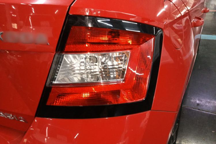 Used Skoda Fabia 2015 1.6L Automatic Sport Edition Exterior 6