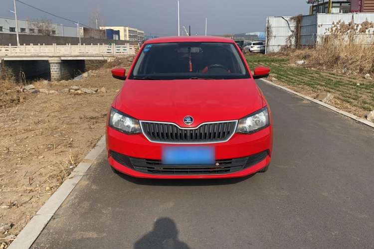 Used Skoda Fabia 2015 1.4L Automatic Front-Drive Model Exterior 6