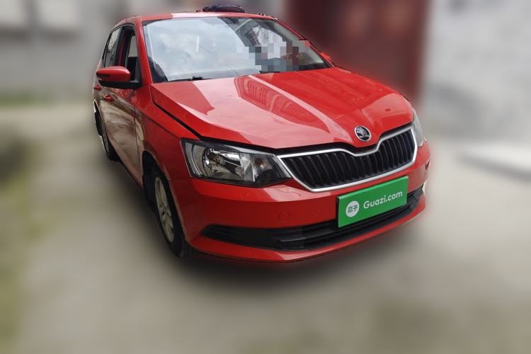 Used Skoda Fabia 2015 1.4L Automatic Front-Drive Model Front Right 45 Deg