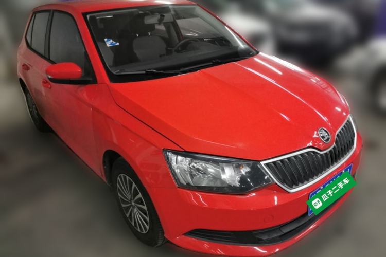 Used Skoda Fabia 2015 1.4L Automatic Front-Drive Model Front Right 45 Deg