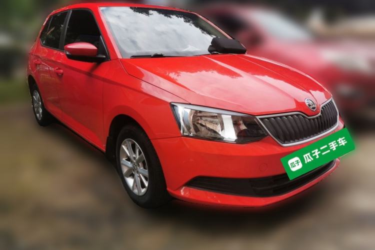 Used Skoda Fabia 2015 1.4L Automatic Front-Drive Model Front Right 45 Deg