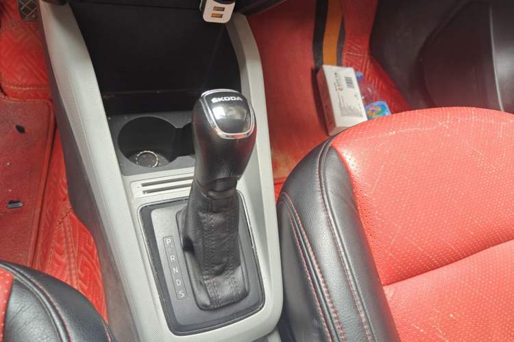 Used Skoda Fabia 2015 1.4L Automatic Front-Drive Model Gear Lever
