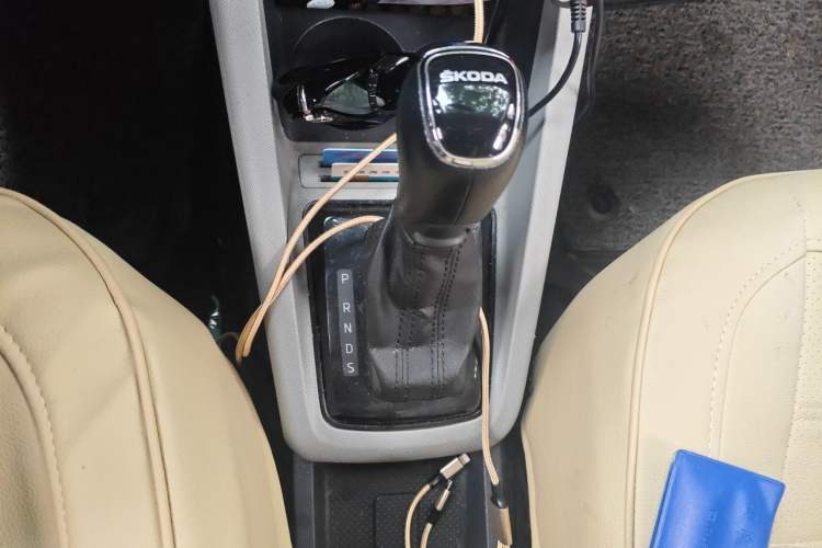 Used Skoda Fabia 2015 1.4L Automatic Chuanxing Edition Gear Lever