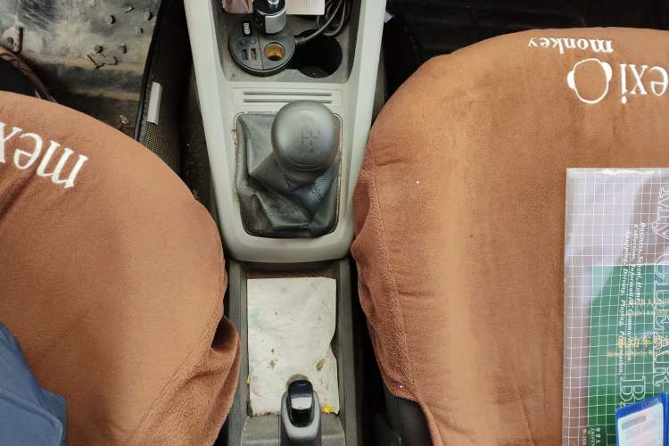 Used Skoda Fabia 2015 1.4L Manual Front-Wheel Drive Model Gear Lever