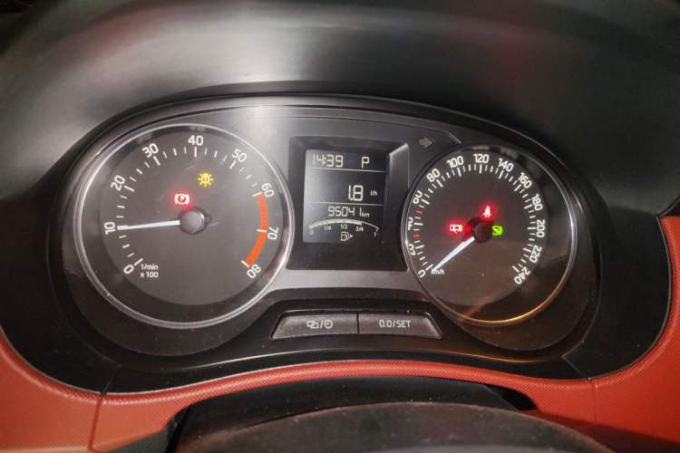 Used Skoda Fabia 2015 1.6L Automatic Sport Edition Instrument Cluster