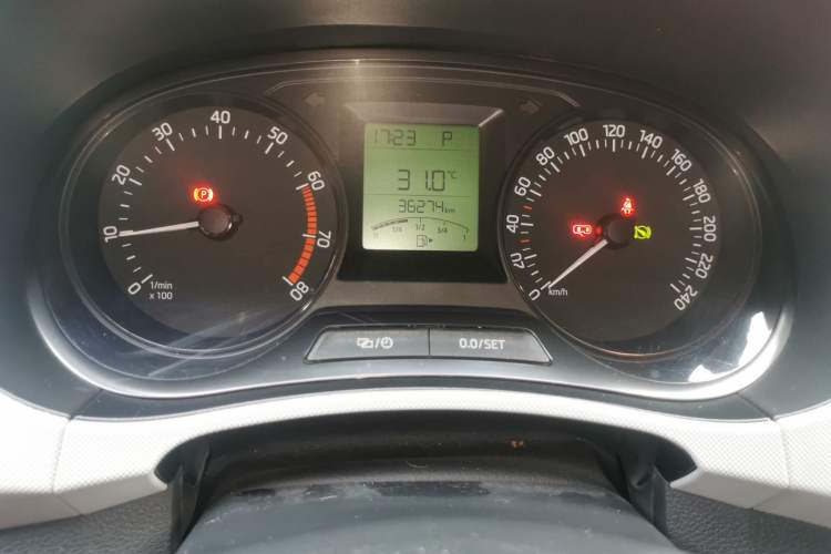 Used Skoda Fabia 2015 1.4L Automatic Front-Drive Model Instrument Cluster