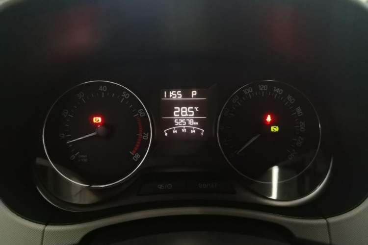 Used Skoda Fabia 2015 1.6L Automatic Sport Edition Instrument Cluster