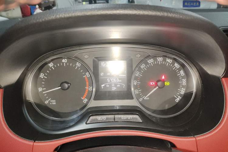 Used Skoda Fabia 2015 1.6L Automatic Sport Edition Instrument Cluster