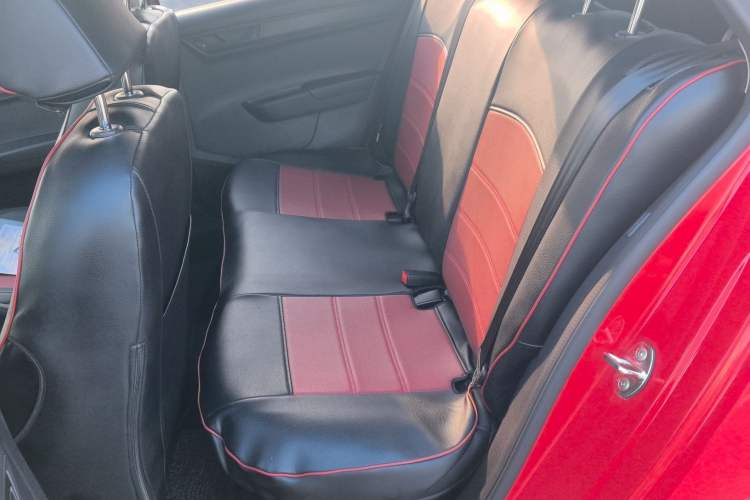 Used Skoda Fabia 2015 1.4L Automatic Front-Drive Model Interior 1