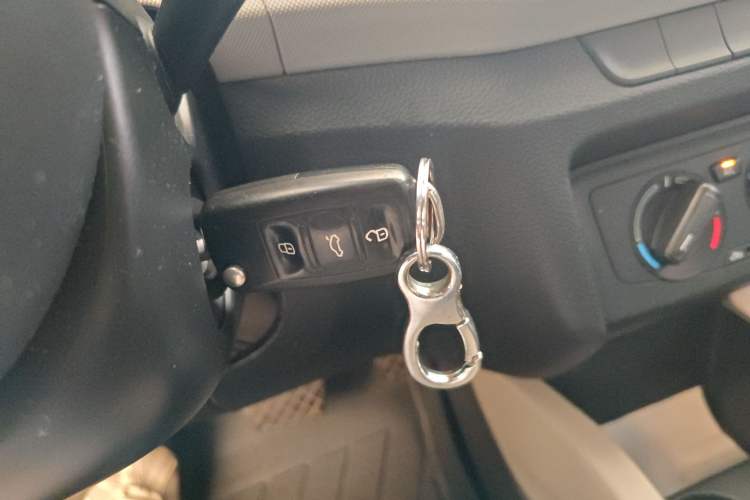 Used Skoda Fabia 2015 1.4L Automatic Front-Drive Model Interior 1