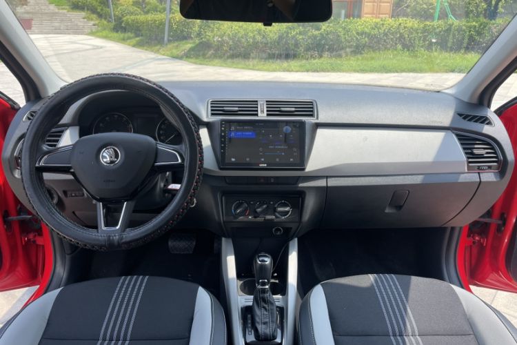 Used Skoda Fabia 2015 1.6L Automatic Sport Edition Interior 1