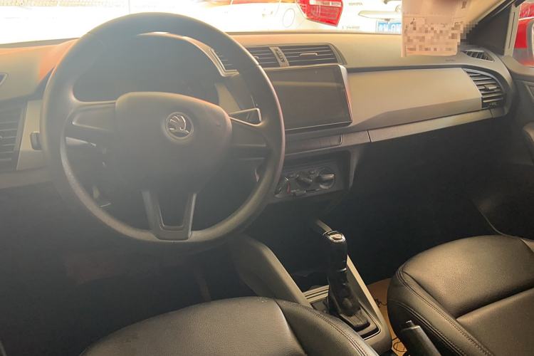 Used Skoda Fabia 2015 1.4L Automatic Front-Drive Model Interior 3