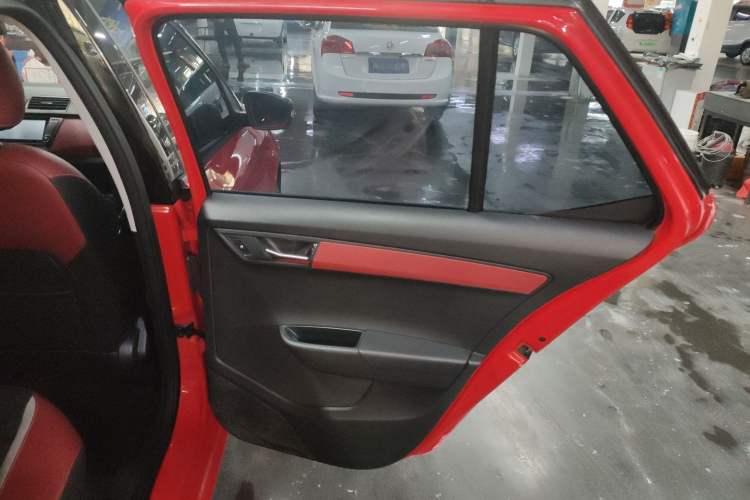 Used Skoda Fabia 2015 1.6L Automatic Sport Edition Interior 6