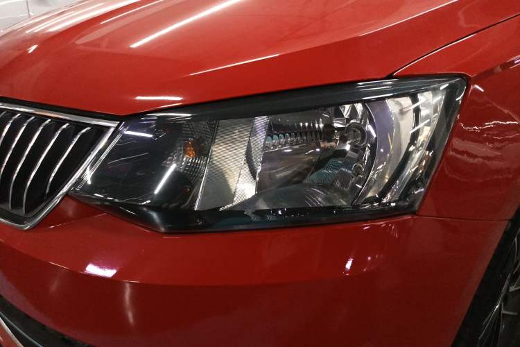 Used Skoda Fabia 2015 1.6L Automatic Sport Edition Left Front Headlight