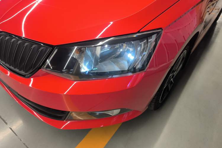 Used Skoda Fabia 2015 1.6L Automatic Sport Edition Left Front Headlight