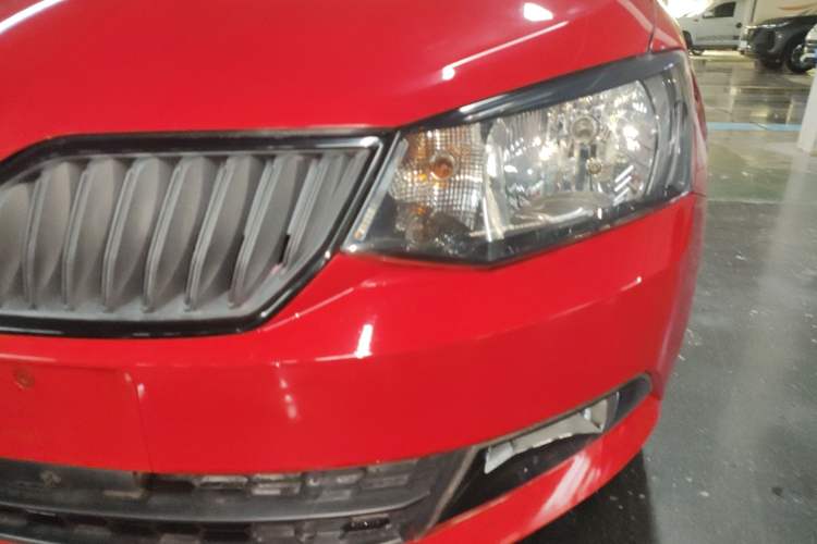 Used Skoda Fabia 2015 1.6L Automatic Sport Edition Left Front Headlight