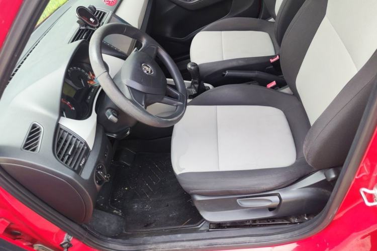 Used Skoda Fabia 2015 1.4L Manual Front-Wheel Drive Model Left Front Seat