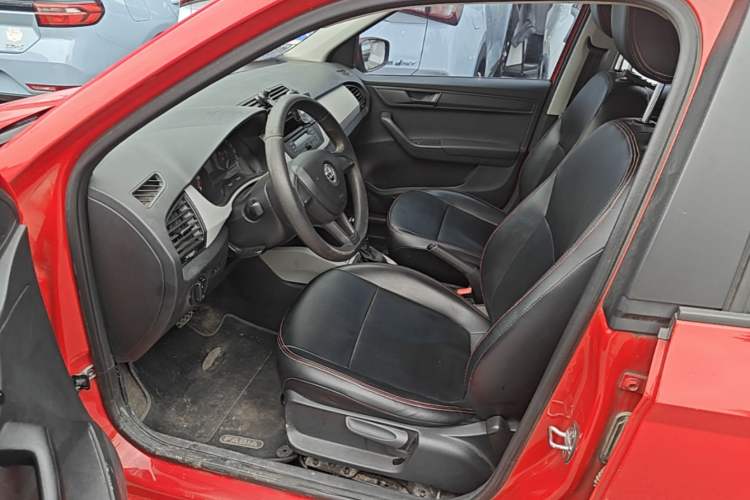 Used Skoda Fabia 2015 1.4L Automatic Front-Drive Model Left Front Seat