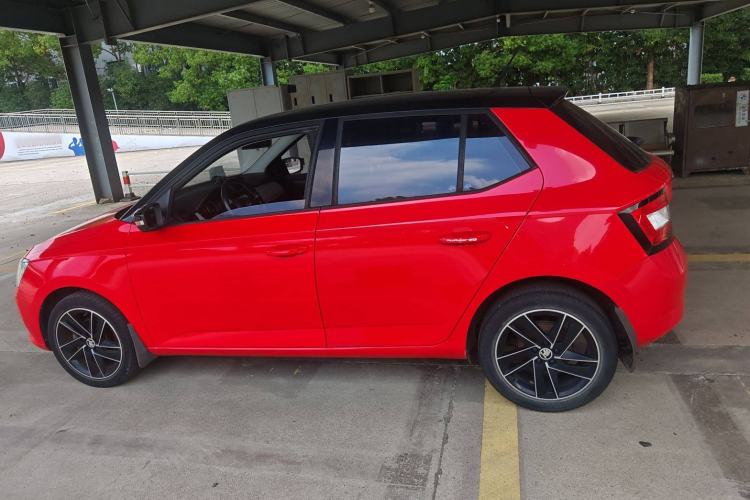 Used Skoda Fabia 2015 1.6L Automatic Sport Edition Left Side