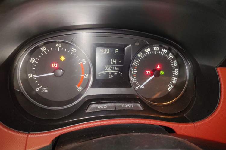 Used Skoda Fabia 2015 1.6L Automatic Sport Edition Odometer Close Up