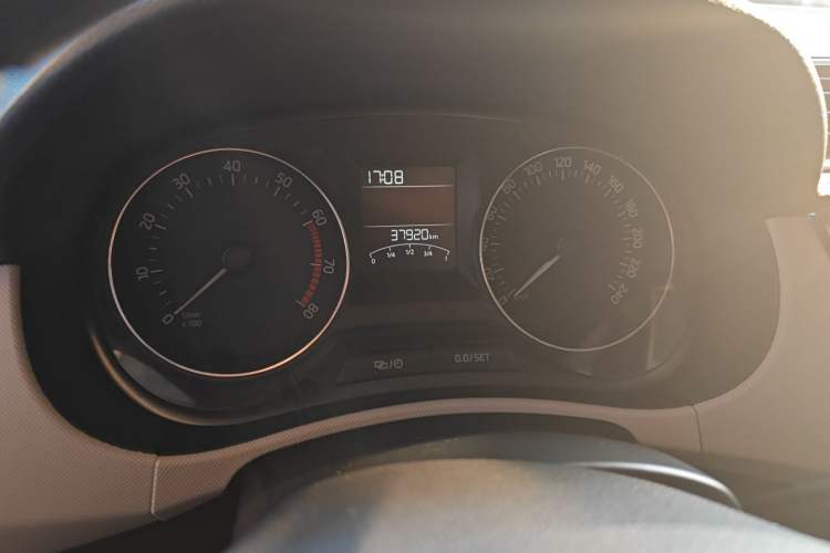 Used Skoda Fabia 2015 1.4L Automatic Chuanxing Edition Odometer Close Up