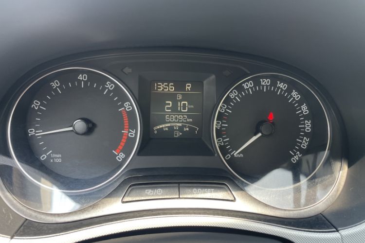 Used Skoda Fabia 2015 1.6L Automatic Sport Edition Odometer Close Up