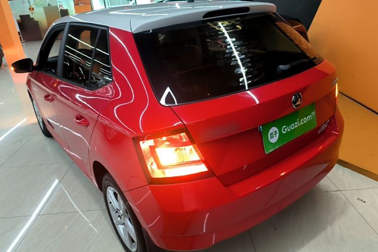 Used Skoda Fabia 2015 1.4L Automatic Chuanxing Edition Rear Left 45 Deg
