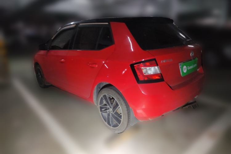 Used Skoda Fabia 2015 1.6L Automatic Sport Edition Rear Left 45 Deg