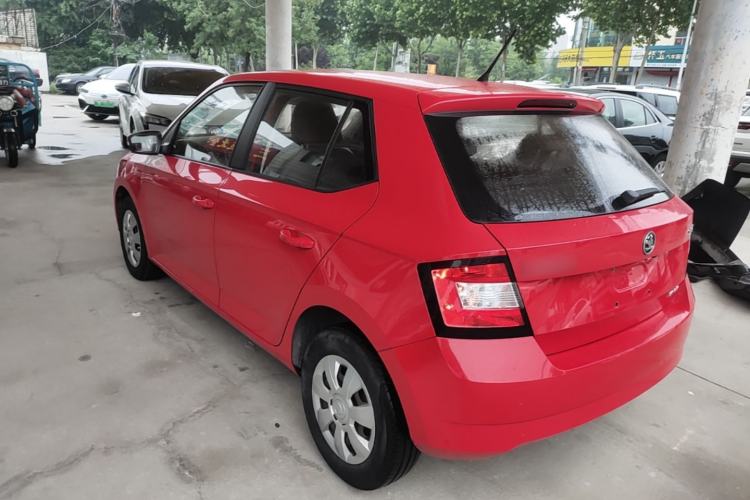 Used Skoda Fabia 2015 1.4L Manual Front-Wheel Drive Model Rear Left 45 Deg