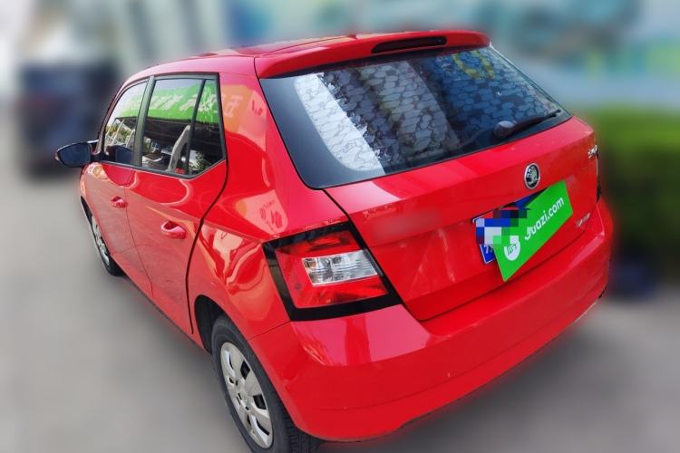Used Skoda Fabia 2015 1.4L Manual Front-Wheel Drive Model Rear Left 45 Deg