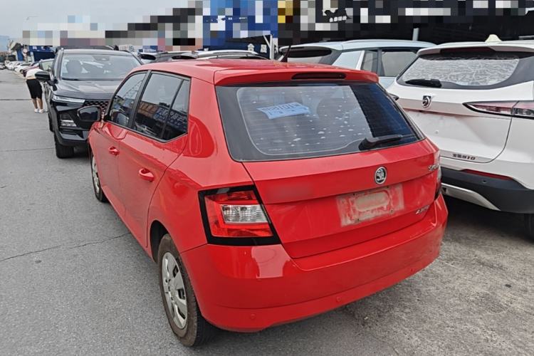 Used Skoda Fabia 2015 1.4L Automatic Front-Drive Model Rear Left 45 Deg