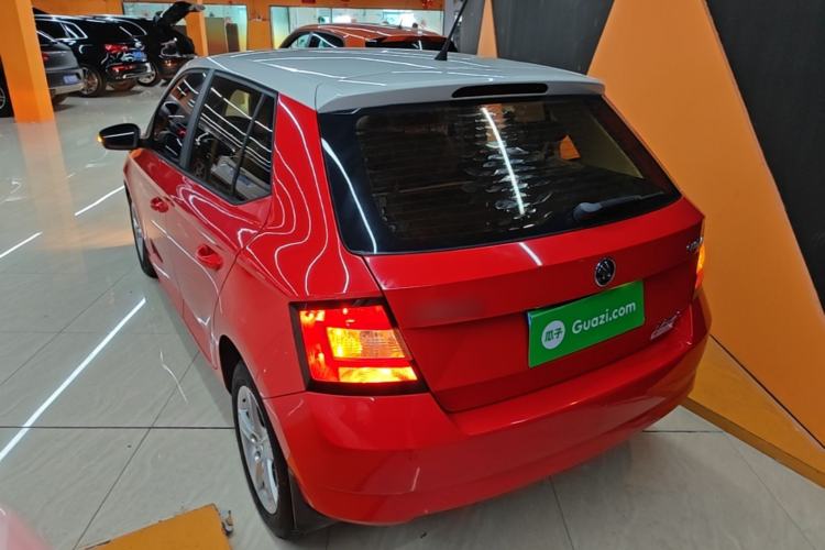 Used Skoda Fabia 2015 1.4L Automatic Chuanxing Edition Rear Left 45 Deg
