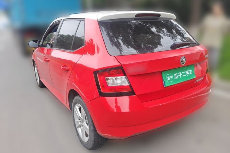 Used Skoda Fabia 2015 1.4L Automatic Chuanxing Edition Rear Left 45 Deg