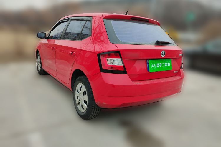 Used Skoda Fabia 2015 1.4L Manual Front-Wheel Drive Model Rear Left 45 Deg