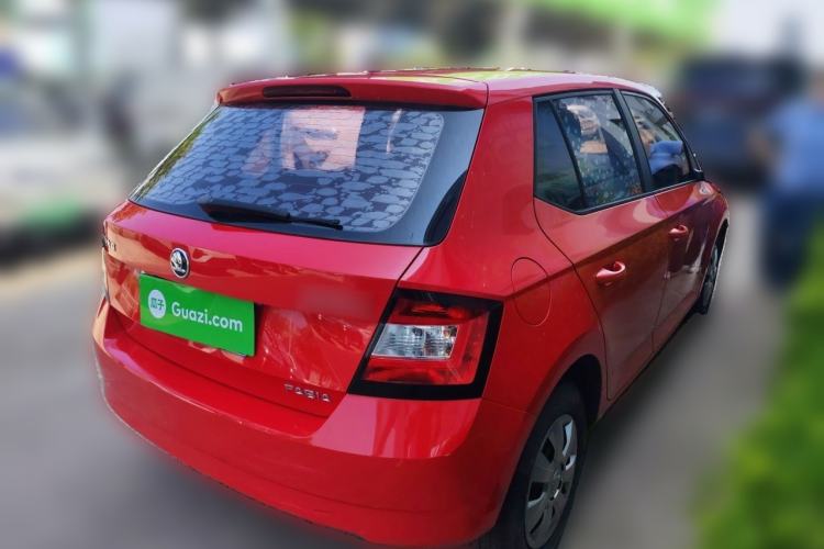 Used Skoda Fabia 2015 1.4L Manual Front-Wheel Drive Model Rear Right 45 Deg