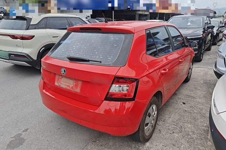 Used Skoda Fabia 2015 1.4L Automatic Front-Drive Model Rear Right 45 Deg
