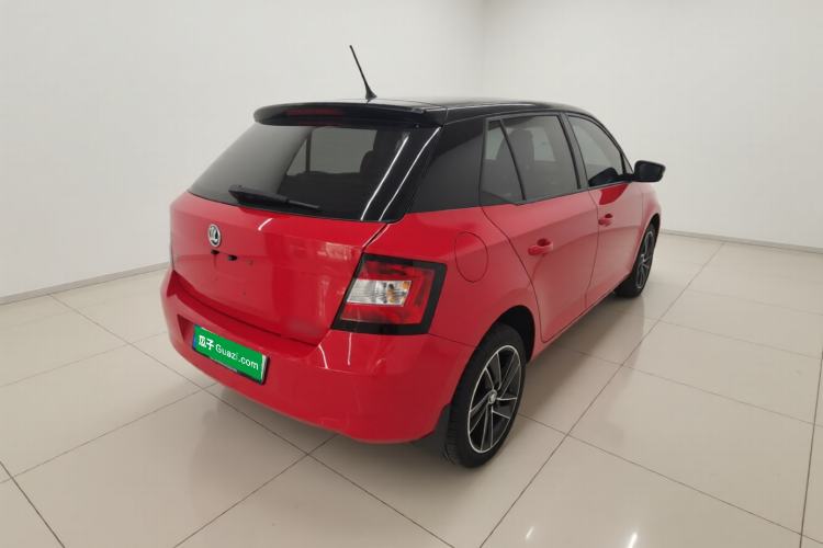 Used Skoda Fabia 2015 1.6L Automatic Sport Edition Rear Right 45 Deg