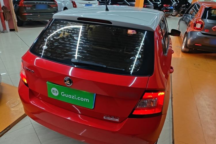 Used Skoda Fabia 2015 1.4L Automatic Chuanxing Edition Rear Right 45 Deg