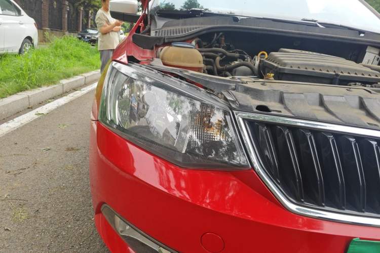 Used Skoda Fabia 2015 1.4L Automatic Chuanxing Edition Right Front Headlight