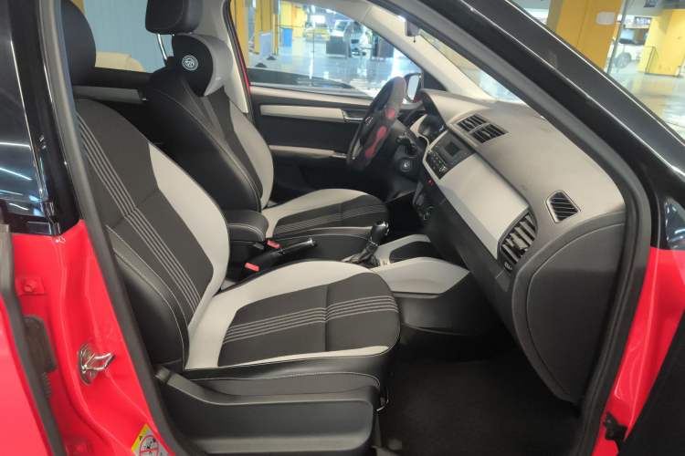 Used Skoda Fabia 2015 1.6L Automatic Sport Edition Right Front Seat