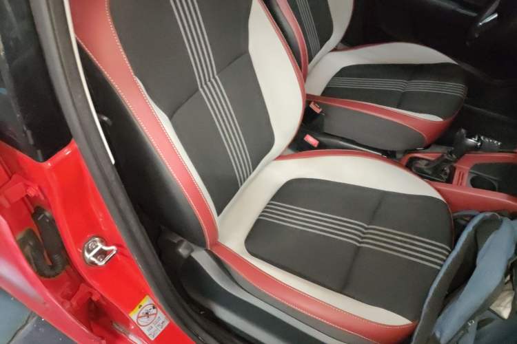 Used Skoda Fabia 2015 1.6L Automatic Sport Edition Right Front Seat