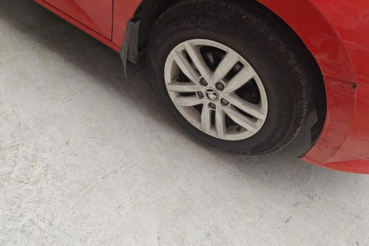 Used Skoda Fabia 2015 1.4L Automatic Front-Drive Model Right Front Wheel Hub