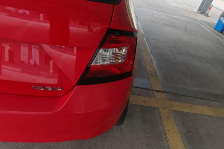 Used Skoda Fabia 2015 1.6L Automatic Sport Edition Right Rear Taillight